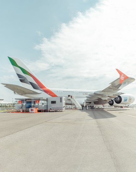 AK Glass Cube für Emirates Airline